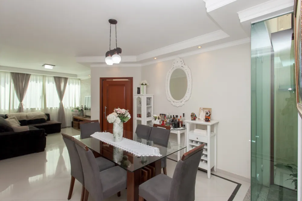 Casa, 4 quartos, 196 m² - Foto 1