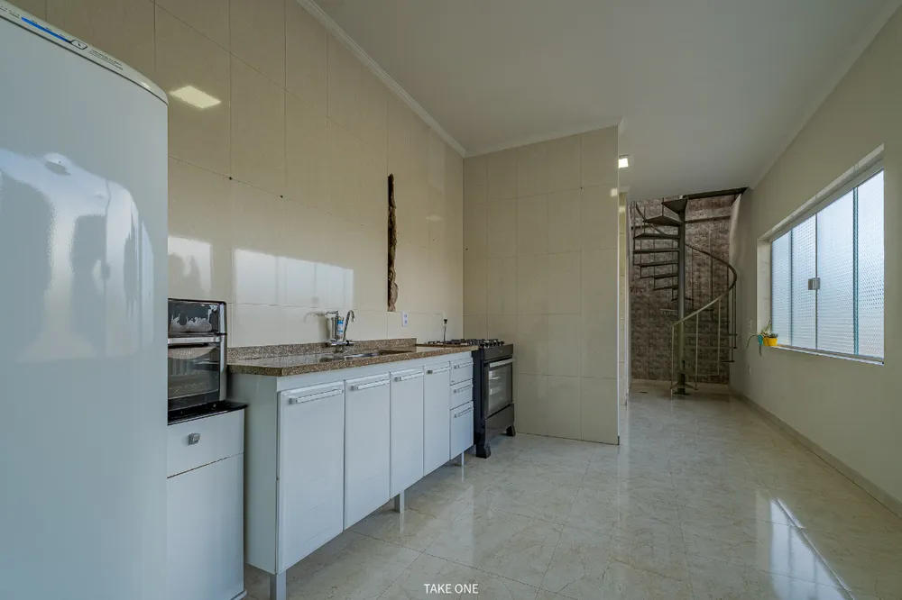 Casa, 3 quartos, 180 m² - Foto 1