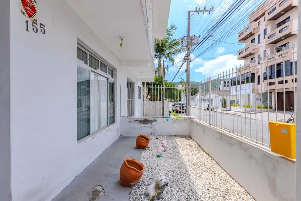 Sobrado, 3 quartos, 383 m² - Foto 1