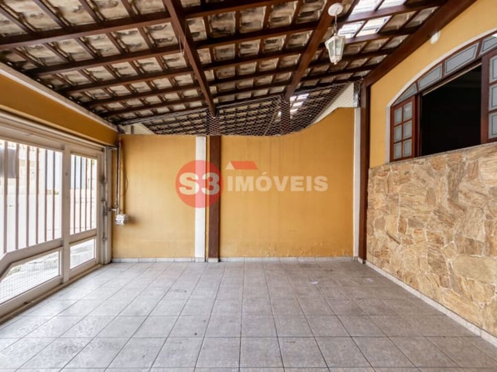 Casa à venda com 3 quartos, 80m² - Foto 1