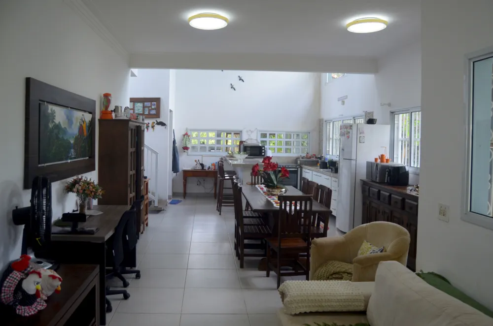 Casa, 5 quartos, 229 m² - Foto 1