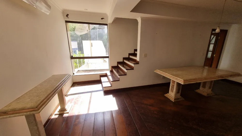 Casa, 3 quartos, 196 m² - Foto 2