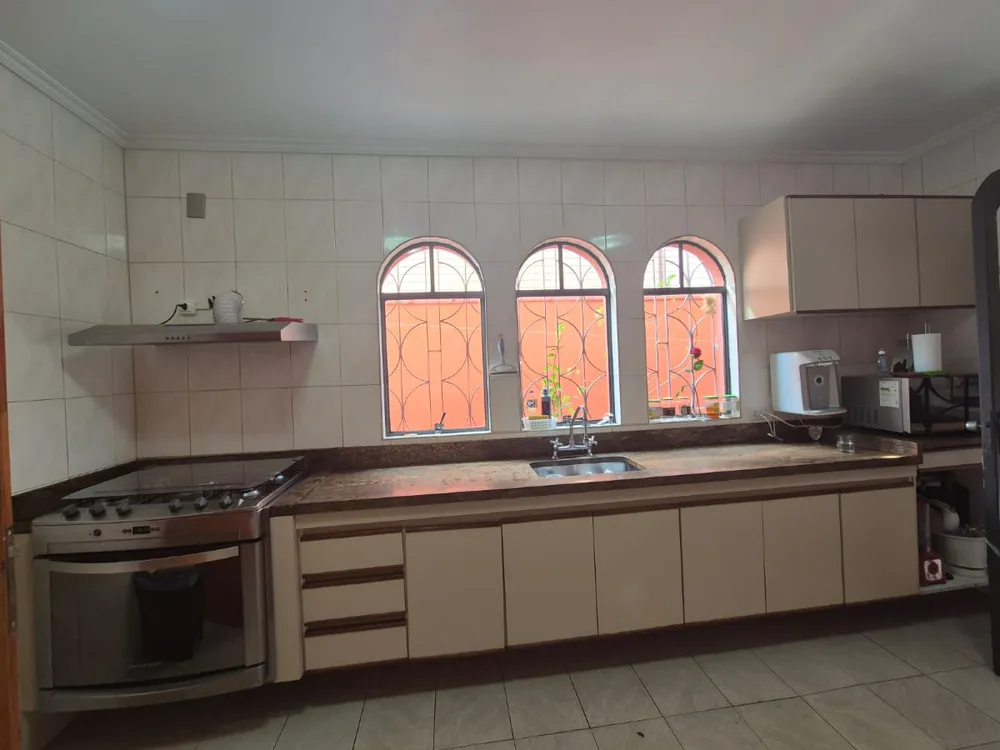 Casa, 3 quartos, 286 m² - Foto 3