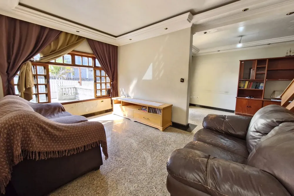 Sobrado, 3 quartos, 309 m² - Foto 1
