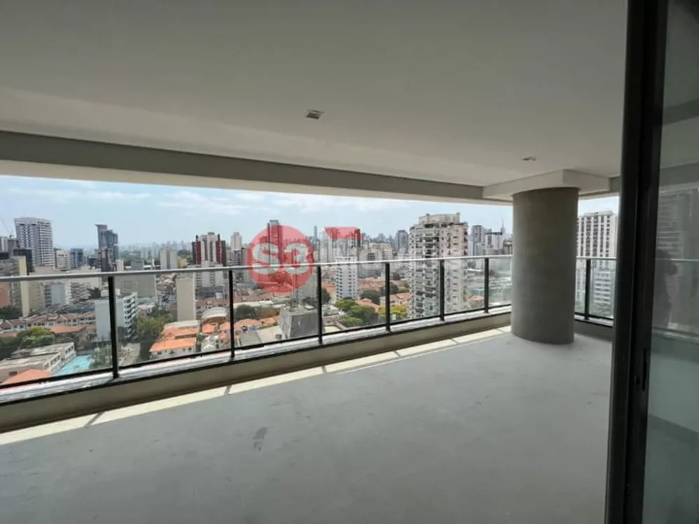 Apartamento à venda com 4 quartos, 230m² - Foto 1