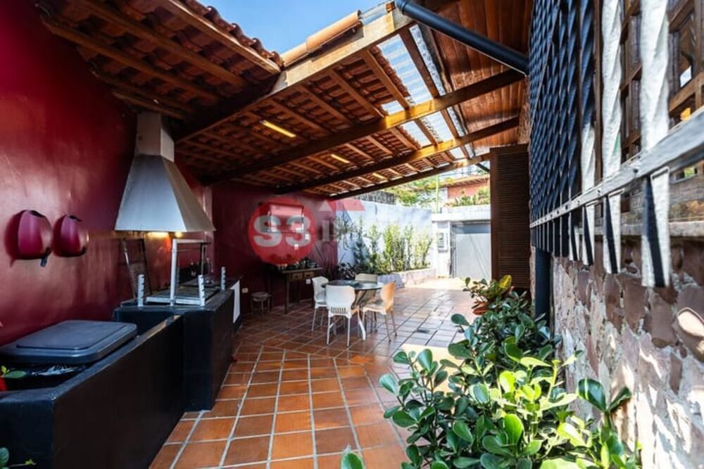 Casa à venda com 3 quartos, 250m² - Foto 3
