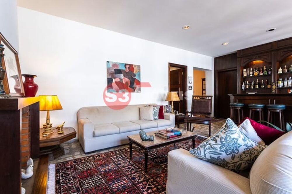 Casa à venda com 3 quartos, 250m² - Foto 1