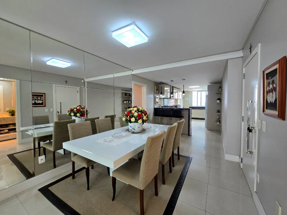 Apartamento, 3 quartos, 151000 m² - Foto 1