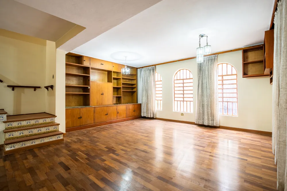 Sobrado, 6 quartos, 236 m² - Foto 1