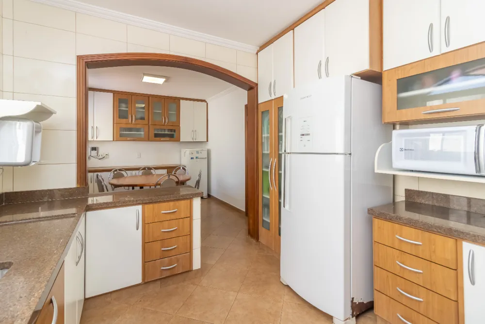 Casa, 4 quartos, 202 m² - Foto 1