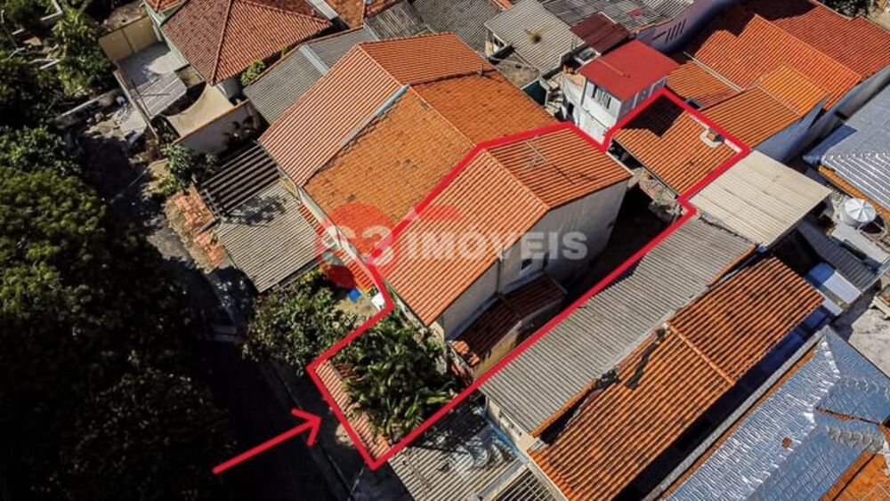 Casa à venda com 2 quartos, 100m² - Foto 1