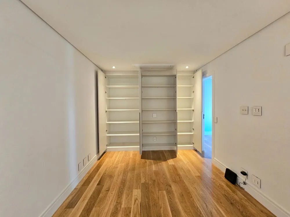 Apartamento, 3 quartos, 192 m² - Foto 1