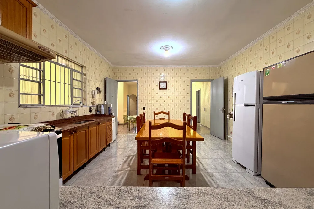 Casa, 3 quartos, 207 m² - Foto 2