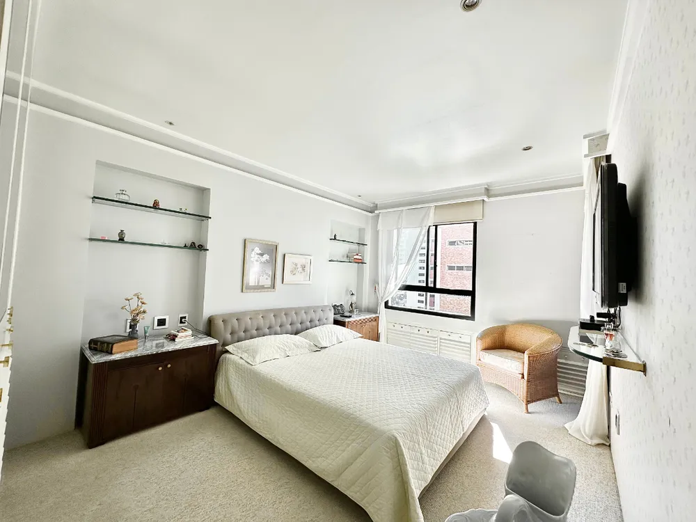 Apartamento, 3 quartos, 214 m² - Foto 1