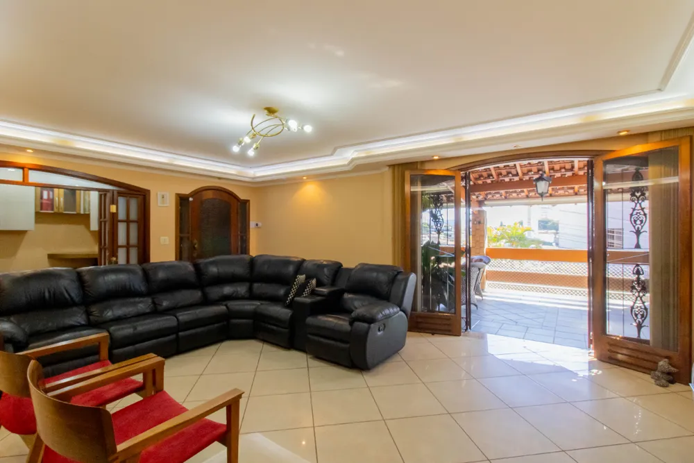 Casa, 3 quartos, 331 m² - Foto 1