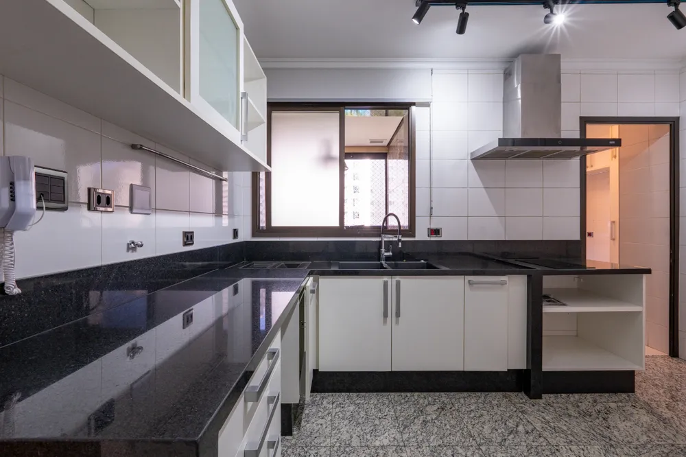 Apartamento, 3 quartos, 220 m² - Foto 1
