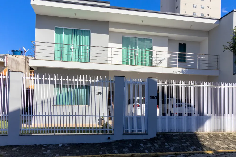 Casa, 3 quartos, 180 m² - Foto 1