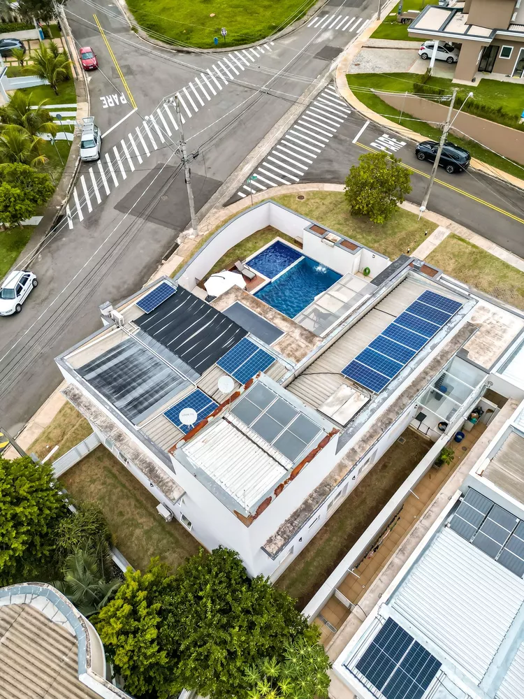 Casa de Condomínio à venda com 4 quartos, 400m² - Foto 2