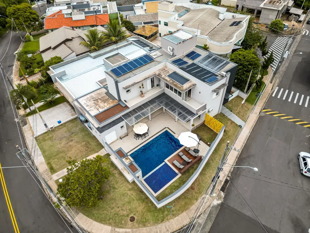 Casa de Condomínio à venda com 4 quartos, 400m² - Foto 1