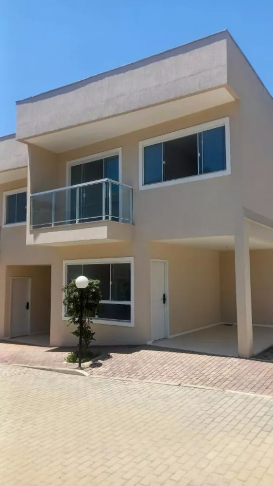 Casa à venda com 3 quartos, 193m² - Foto 1