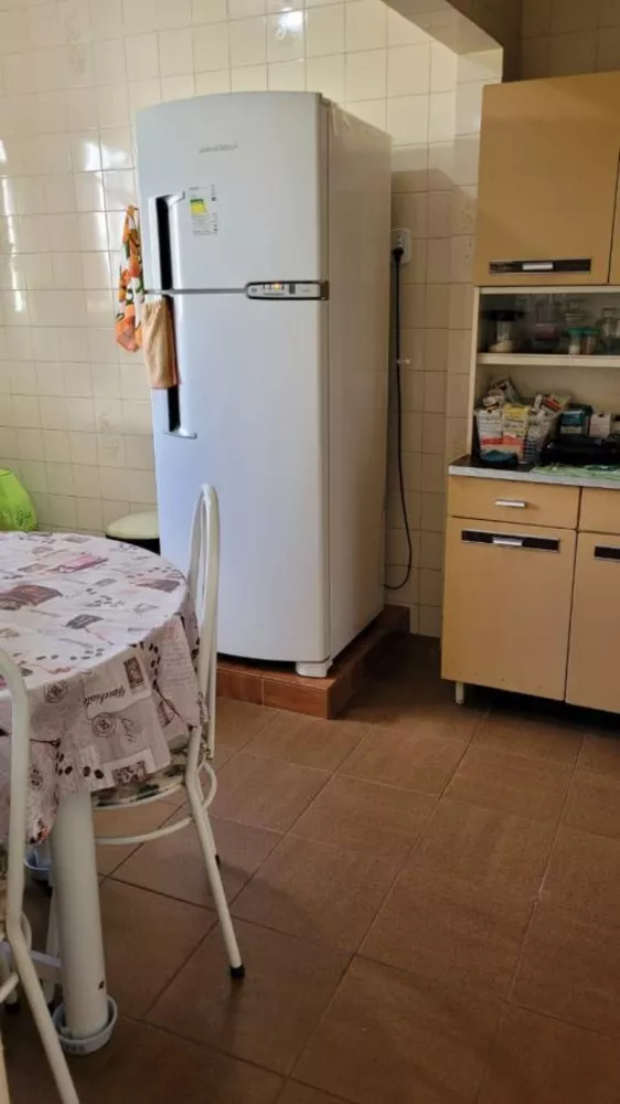 Casa à venda com 2 quartos, 80m² - Foto 11