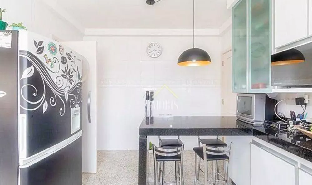 Apartamento à venda com 3 quartos, 191m² - Foto 2