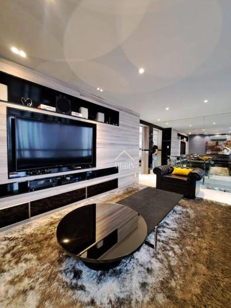 Cobertura, 3 quartos, 227 m² - Foto 1
