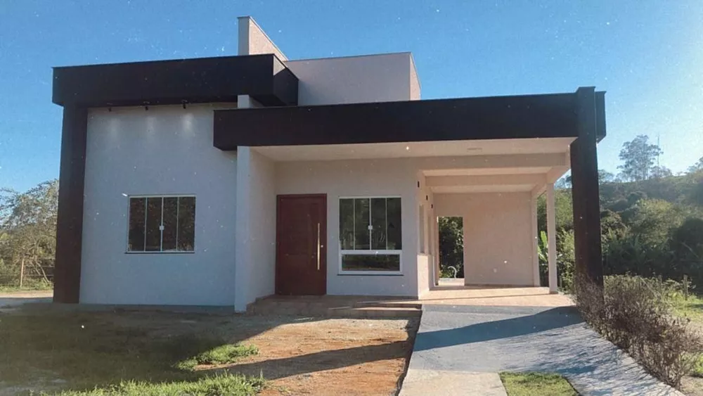 Fazenda à venda com 3 quartos, 110m² - Foto 1