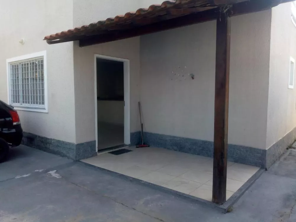 Casa à venda com 3 quartos, 106m² - Foto 1