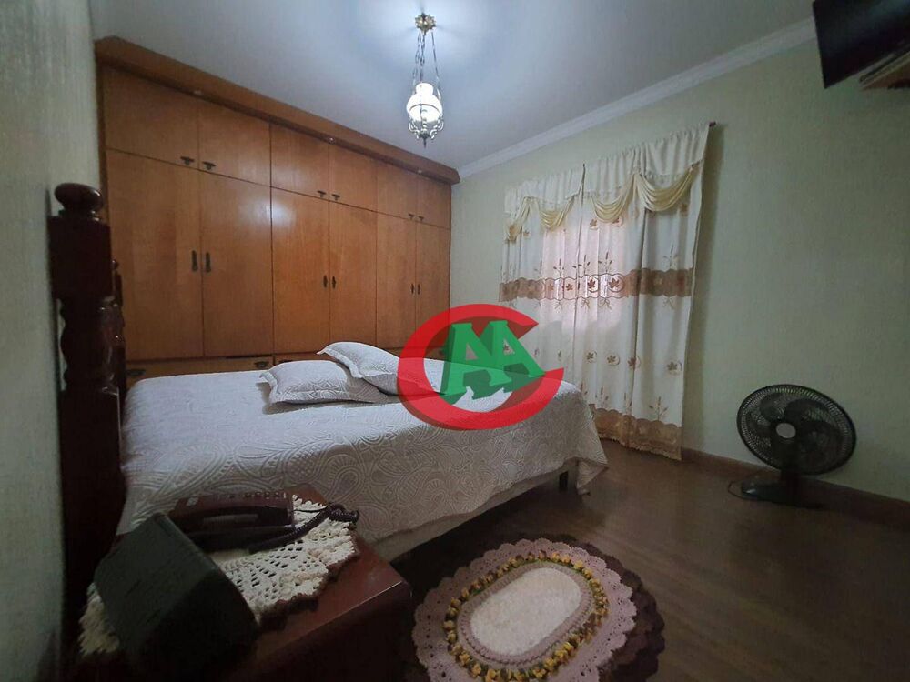 Casa à venda com 3 quartos, 224m² - Foto 11
