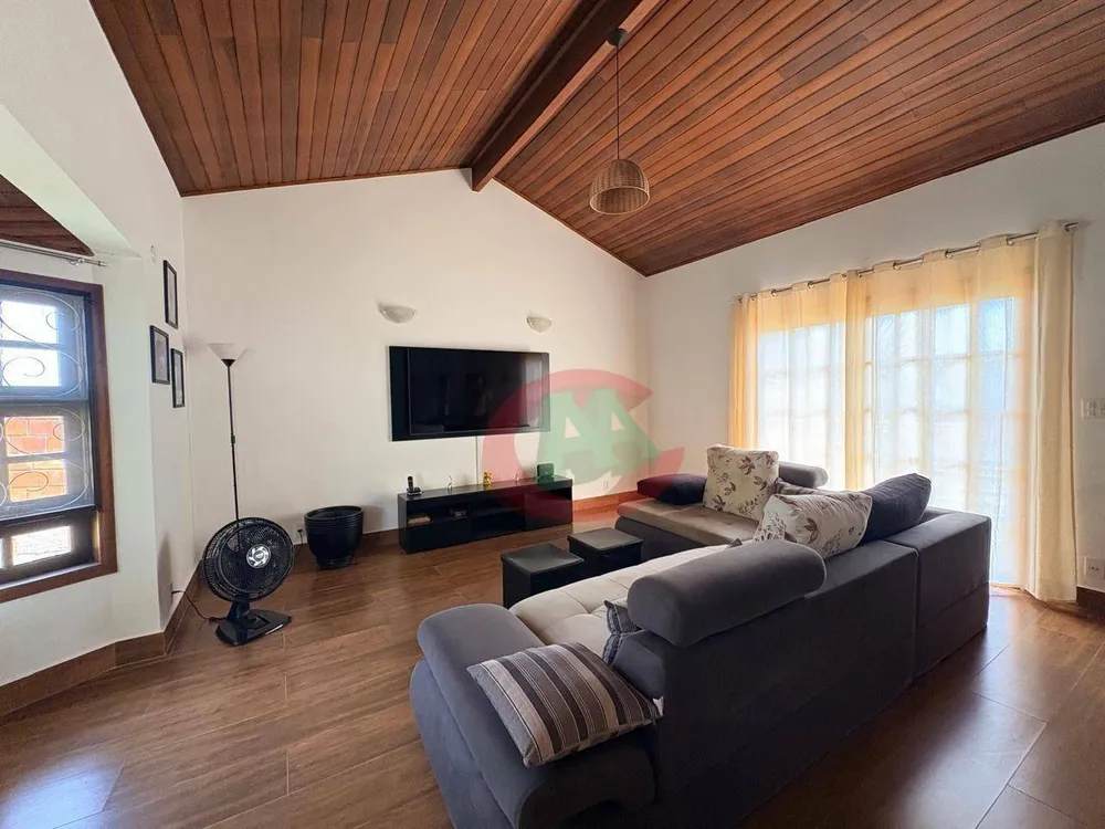 Chácara, 3 quartos, 1000 m² - Foto 1