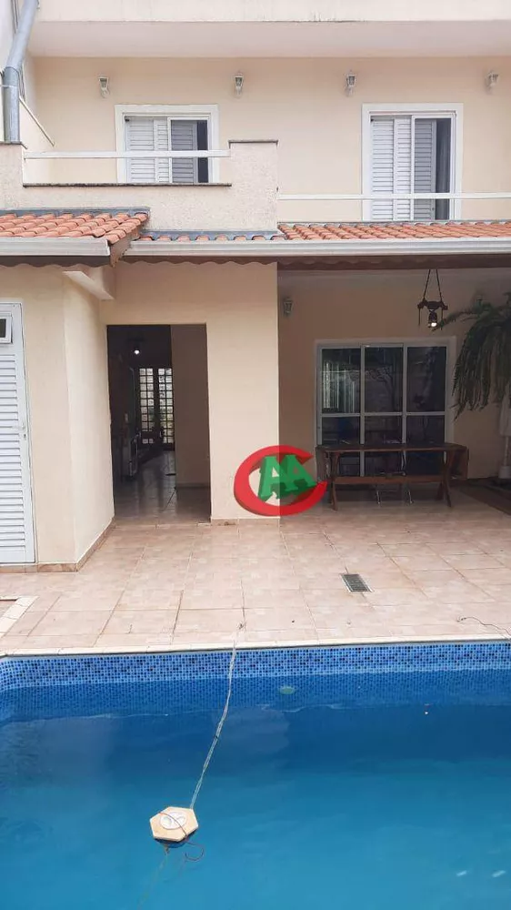 Sobrado à venda com 4 quartos, 170m² - Foto 1