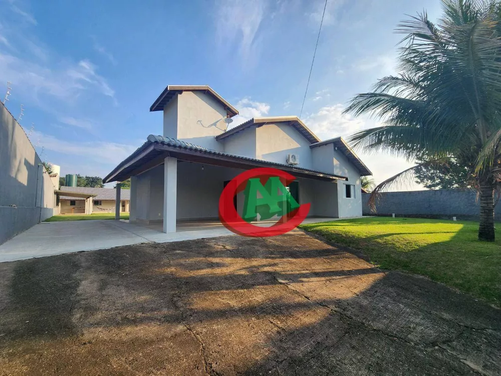 Chácara à venda e aluguel com 2 quartos, 200m² - Foto 1