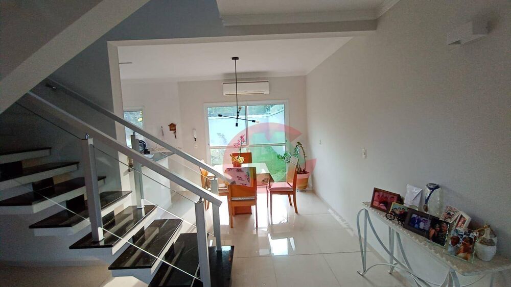 Sobrado à venda com 3 quartos, 185m² - Foto 2