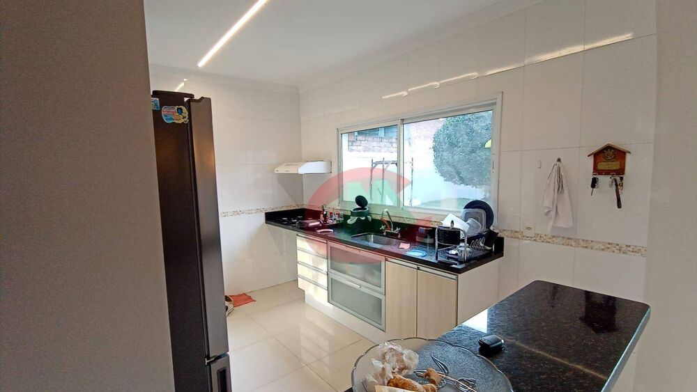 Sobrado à venda com 3 quartos, 185m² - Foto 11