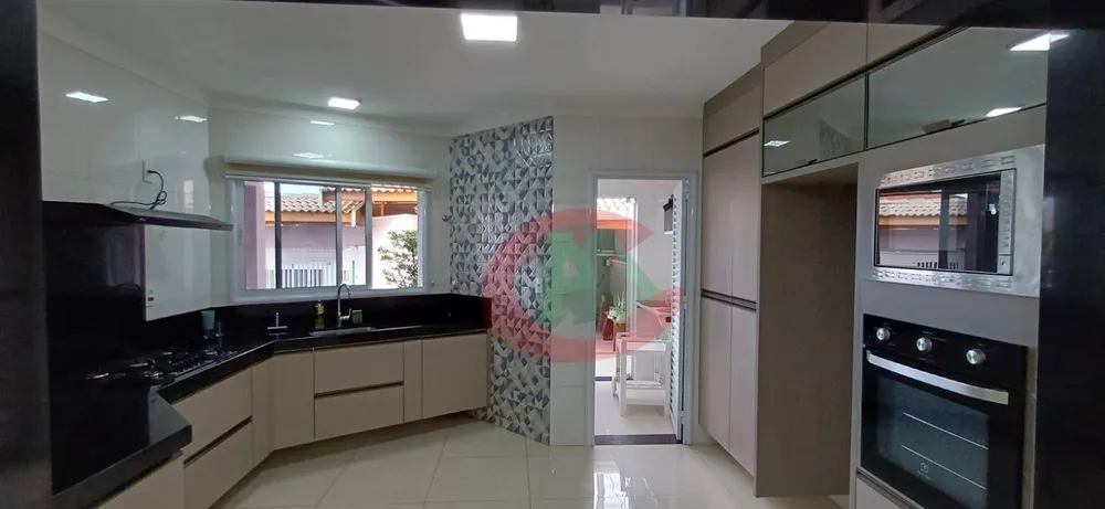 Casa, 3 quartos, 204 m² - Foto 6