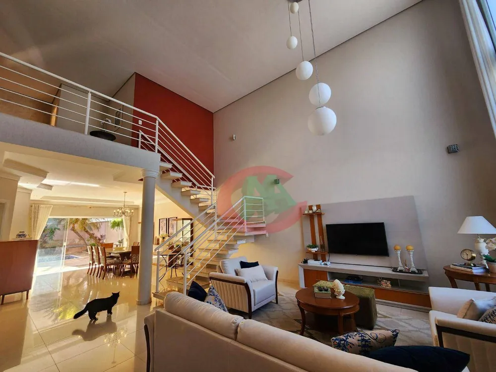 Sobrado, 3 quartos, 318 m² - Foto 1