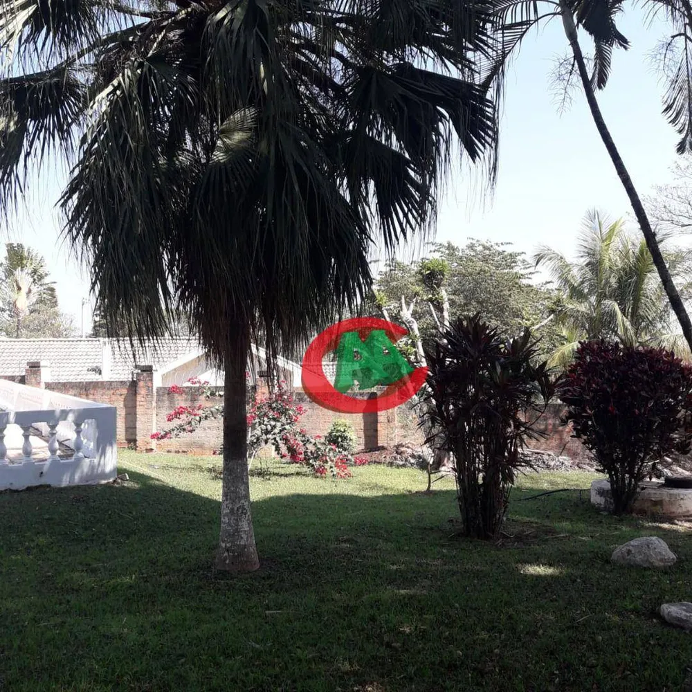 Chácara, 3 quartos, 2500 m² - Foto 1