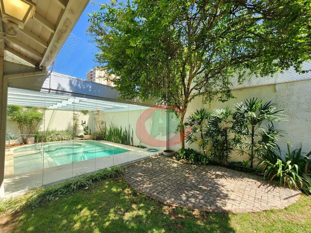 Casa, 3 quartos, 222 m² - Foto 1