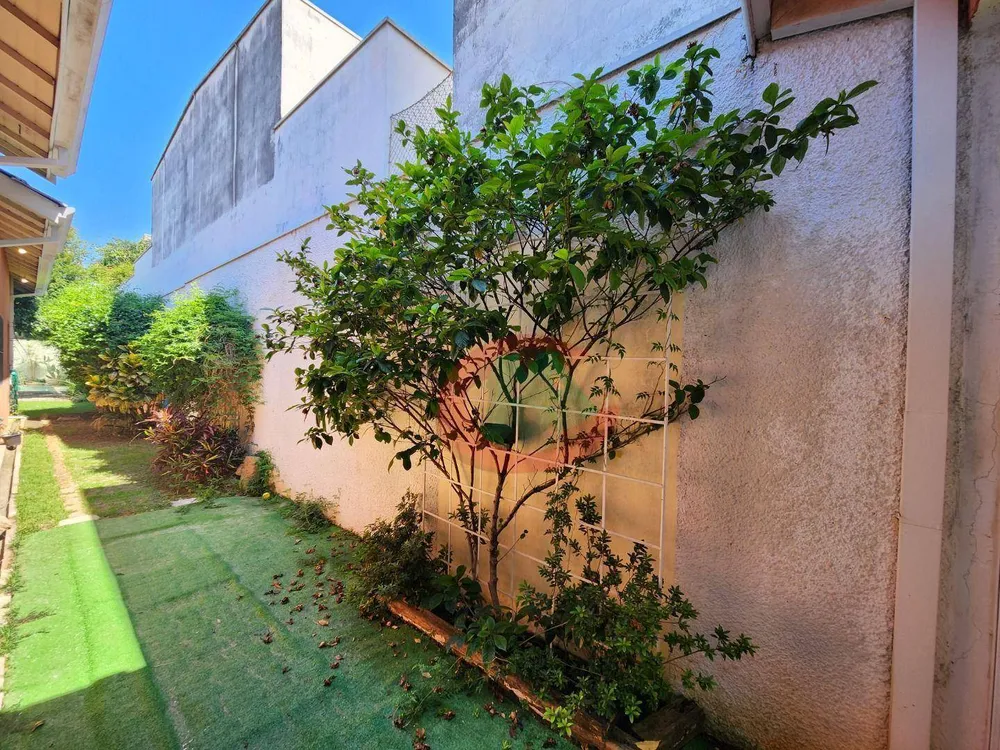 Casa, 3 quartos, 222 m² - Foto 2