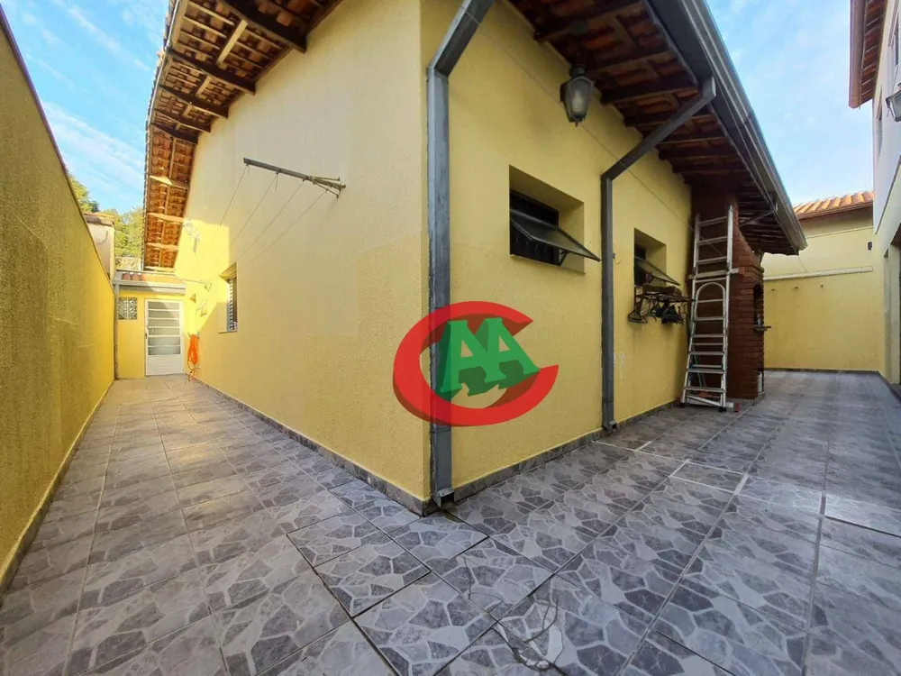 Casa, 3 quartos, 224 m² - Foto 2