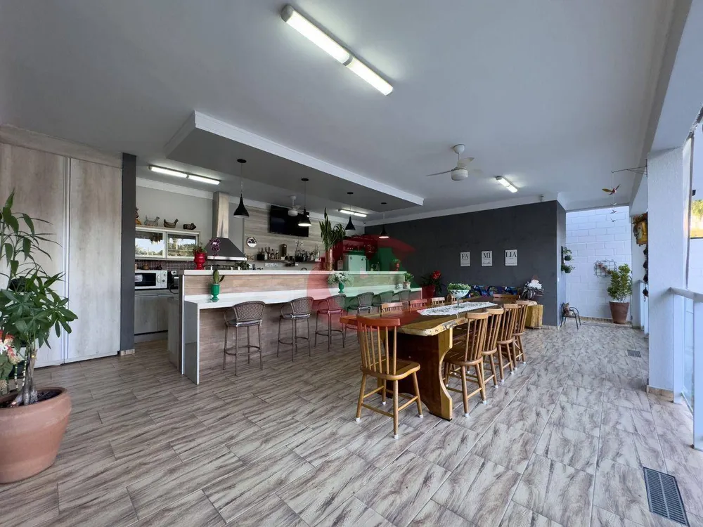 Chácara, 4 quartos, 1101 m² - Foto 1