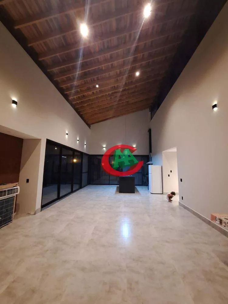 Chácara à venda com 4 quartos, 417m² - Foto 1