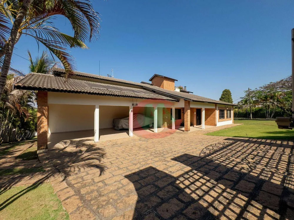 Chácara, 4 quartos, 2250 m² - Foto 1