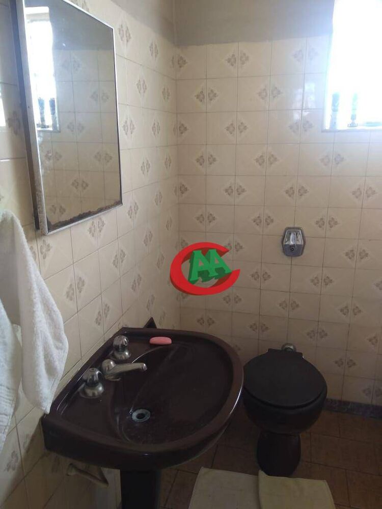 Casa à venda com 5 quartos, 222m² - Foto 9