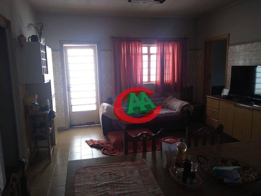 Casa à venda com 5 quartos, 222m² - Foto 3
