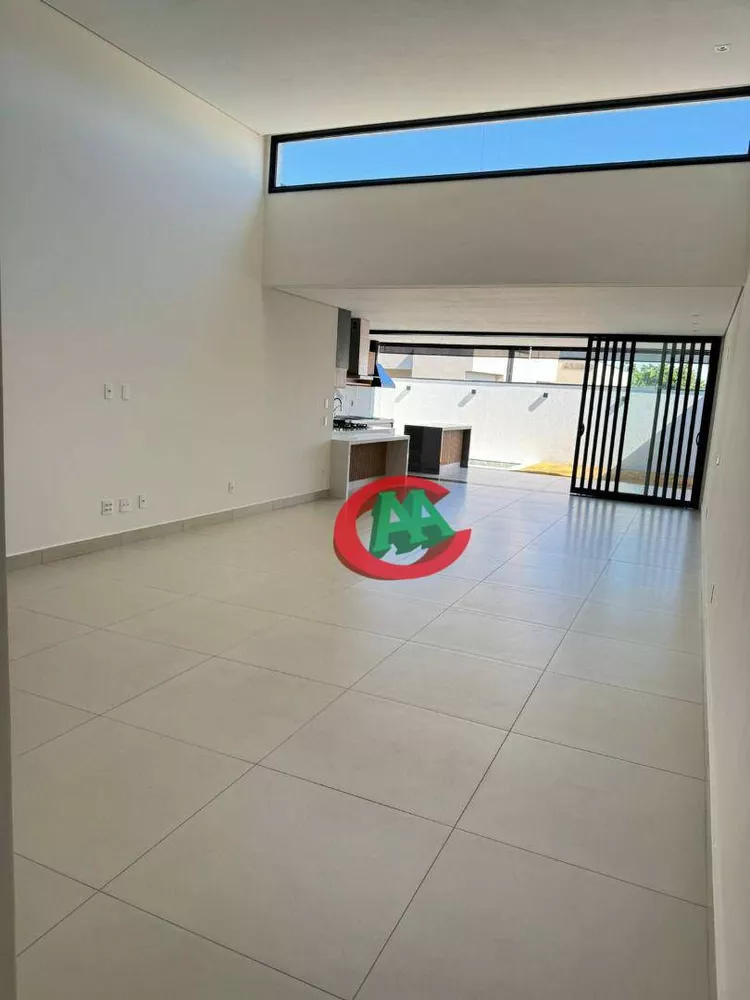 Casa de Condomínio à venda com 3 quartos, 220m² - Foto 4