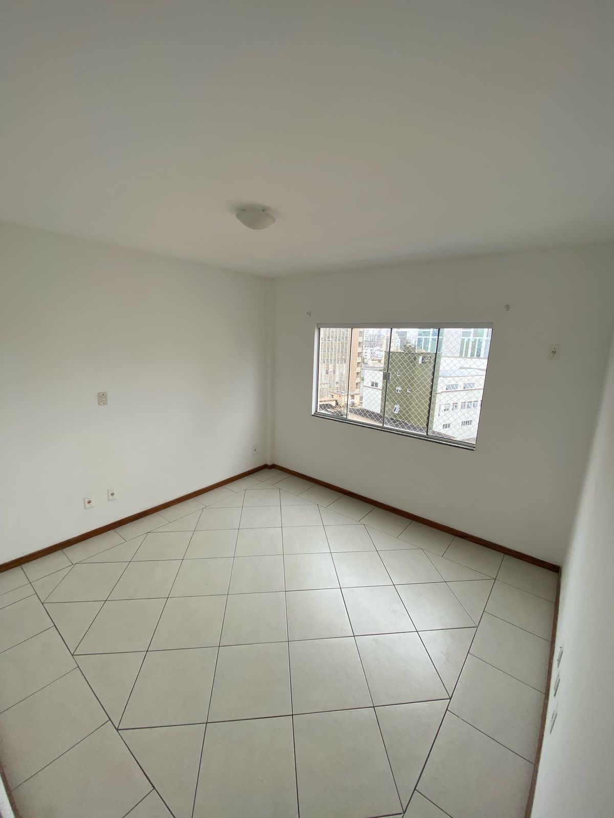 Apartamento para alugar com 3 quartos, 115m² - Foto 3