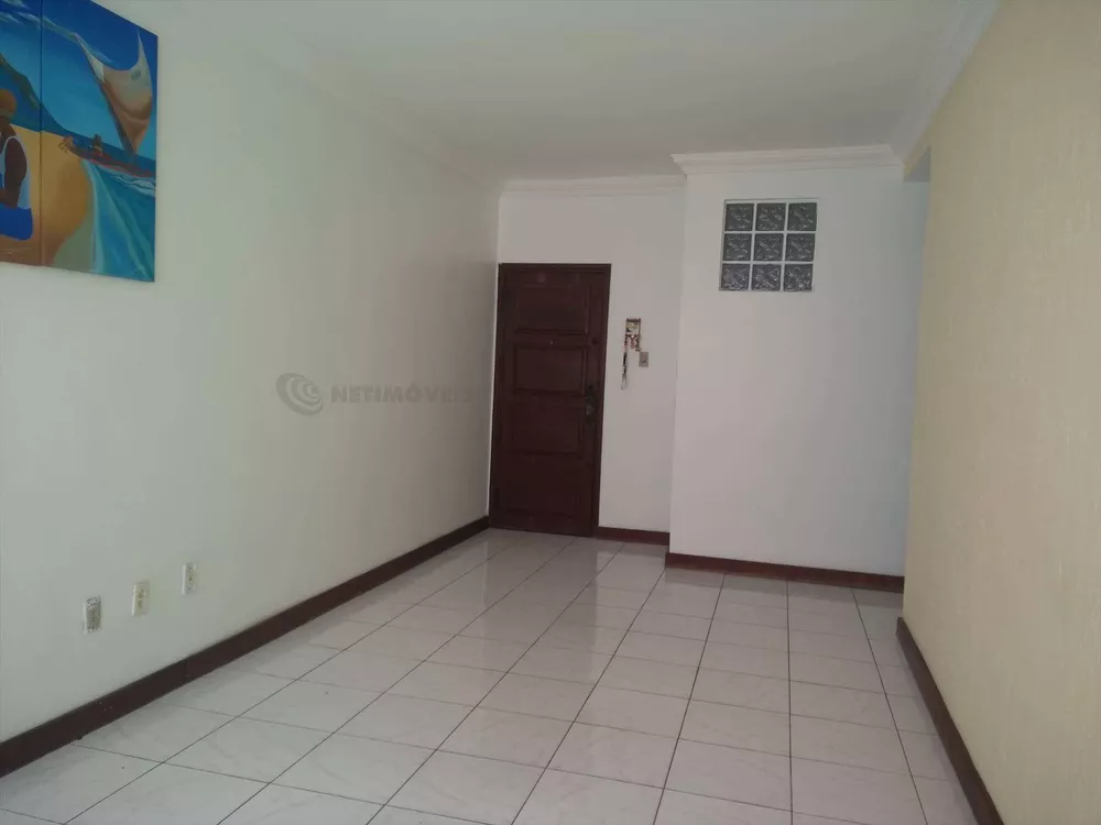 Apartamento à venda com 3 quartos, 140m² - Foto 2