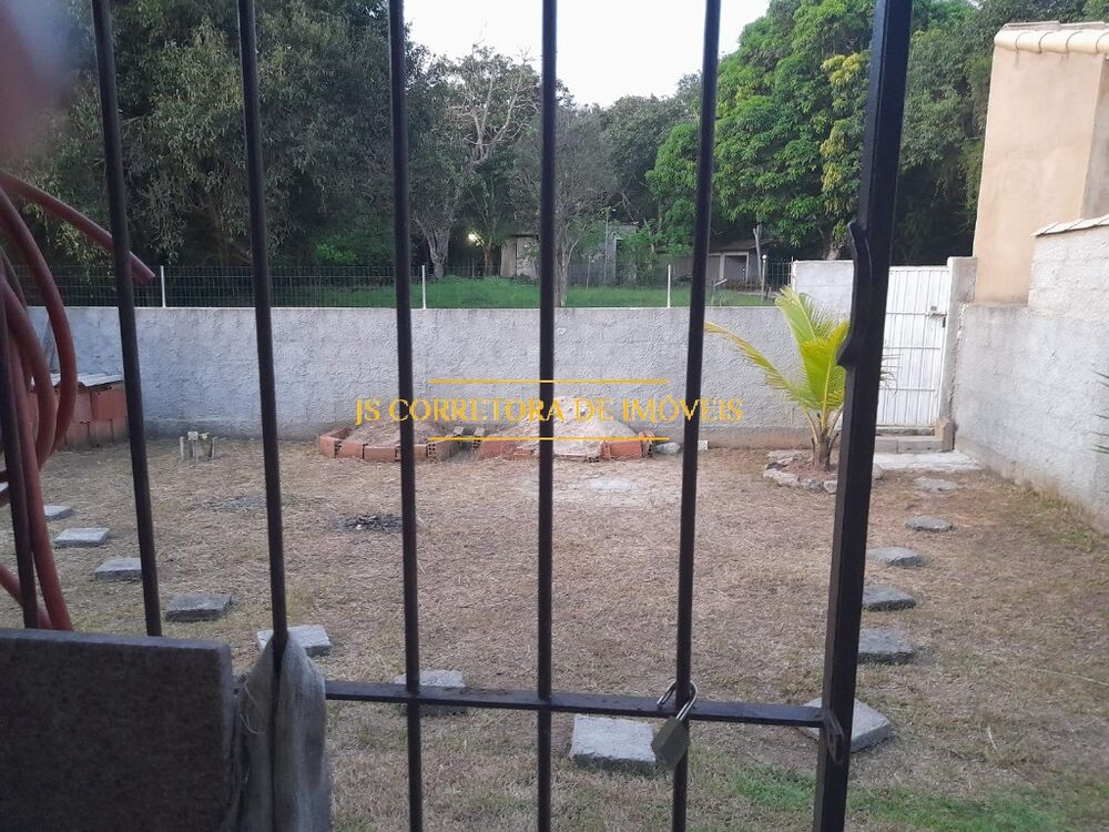 Casa à venda com 2 quartos, 75m² - Foto 4